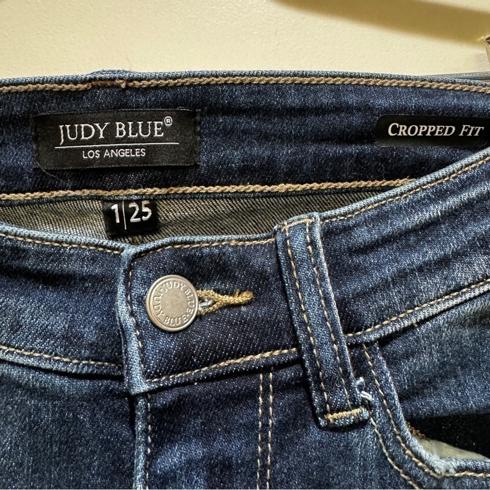 Judy Blue Cropped Fit Distressed Jeans Like New size 1 waist 25 - Picture 5 of 5